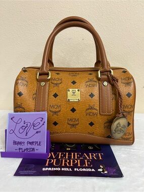 MCM BOSTON 30 COGNAC MEDALLION